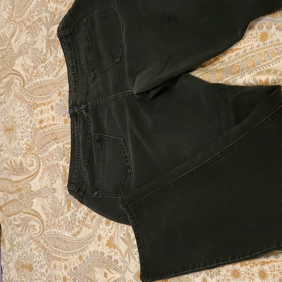 ASHLEY STEWART BLACK 16 AVERAGE JEANS - Picture 3 of 4